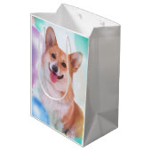 Lächelnder Corgi mit Ballonen Mittlere Geschenktüte (Rückseite Schrägansicht)