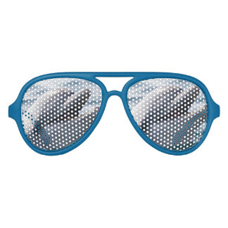 Lächelnder Delfin über strahlend blauem Wasser Partybrille