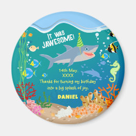 Lächelnder Hai unter dem Meeresjunge Geburtstagspa Magnet