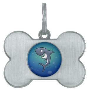 Lächelnder lustiger Haifisch auf blauem Tiermarke