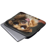 Lächelnder Pudel in Menschenkleidung Laptopschutzhülle (Vorne Knopf)