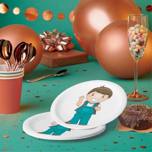 Lächelnder Schuljunge mit Rucksack Pappteller