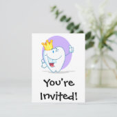 Lächelnder Zeltkartoon mit goldener Krone Einladung (Stehend Vorderseite)