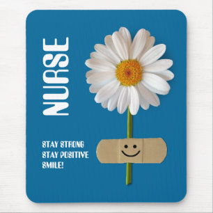 Lächelndes Geschenk von Daisy Nurse Mousepad