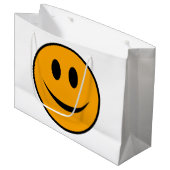 Lächelndes Gesicht Emoji Große Geschenktüte (Vorderseite Schrägansicht)