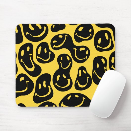 Lächelndes Gesicht Emoji verstört Schwarz und Gelb Mousepad (Mit Mouse)