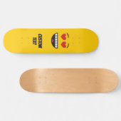 Lächelndes Gesicht mit herzförmigen Augen Skateboard (Horizontal)