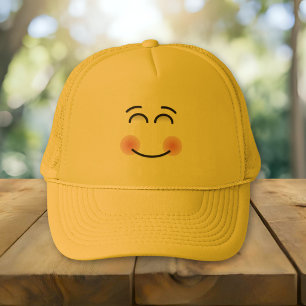 Lächelndes Gesicht mit lächelnden Augen Truckerkappe