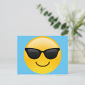 Lächelndes Gesicht mit Sonnenbrille Coole Emoji Postkarte (Stehend Vorderseite)