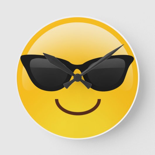 Lächelndes Gesicht mit Sonnenbrille Coole Emoji Runde Wanduhr (Vorderseite)