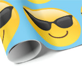 Lächelndes Gesicht mit Sonnenbrillen cooles Emoji Geschenkpapier (Rolleneckpunkt)