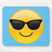 Lächelndes Gesicht mit Sonnenbrillen cooles Emoji Mousepad (Vorne)