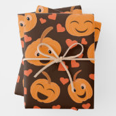 Lächelndes Kürbismuster mit Herzen Geschenkpapier Set (Beispiel)