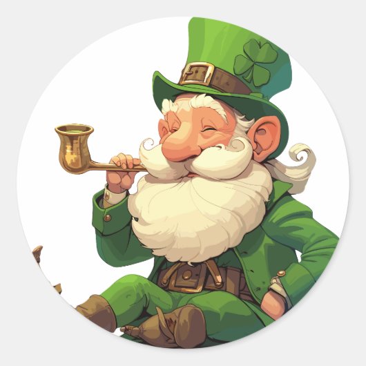 Lächelndes Leprechaun mit Pipe Runder Aufkleber (Vorderseite)
