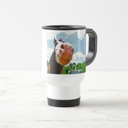Lächelndes Pferd Reisebecher (VorderseiteRechts)