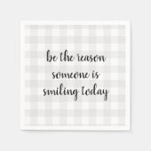 Lächelndes Zitat Gingham Pattern Wreath Serviette (Vorderseite)