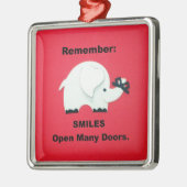 Lächelt viele Türen auf! Silbernes Ornament (Links)