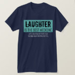 Lachen ist die beste Medizin Funny Motivierend T T-Shirt<br><div class="desc">In diesem motivierend und inspirierenden Design steht "Lachen ist die beste Medizin" und darunter steht "bis Sie merken,  dass ein eiskaltes Bier für Sie gewartet ist". Jeder Text kann aktualisiert werden,  um mit Ihren Lieblingssachen zu personalisieren! Eine tolle Geschenkidee für Papa,  diesen lustigen Onkel oder einen Biertrinker.</div>