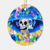 Lachend Skeleton Frau in Blue Bonnet auf Gelb Keramik Ornament (Links)