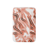 Lachs bis roter, langgestreckter Spuren auf weißem Badematte (Vorderseite Vertikal)