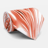 Lachs bis roter, langgestreckter Spuren auf weißem Krawatte (Gerollt)