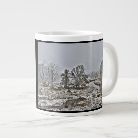 Lachs Creek Greenway First Snow Tasse (Vorderseite Rechts)