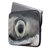 Lachs Eye Laptopschutzhülle (Vorderseite Links)