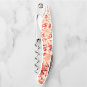 Lachs zu Korallen mit leuchtenden und verdrehten Kellnermesser (Vorderseite)