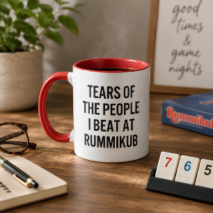 Lachtränen der Leute, die ich beim Rummikub-Spiel Tasse