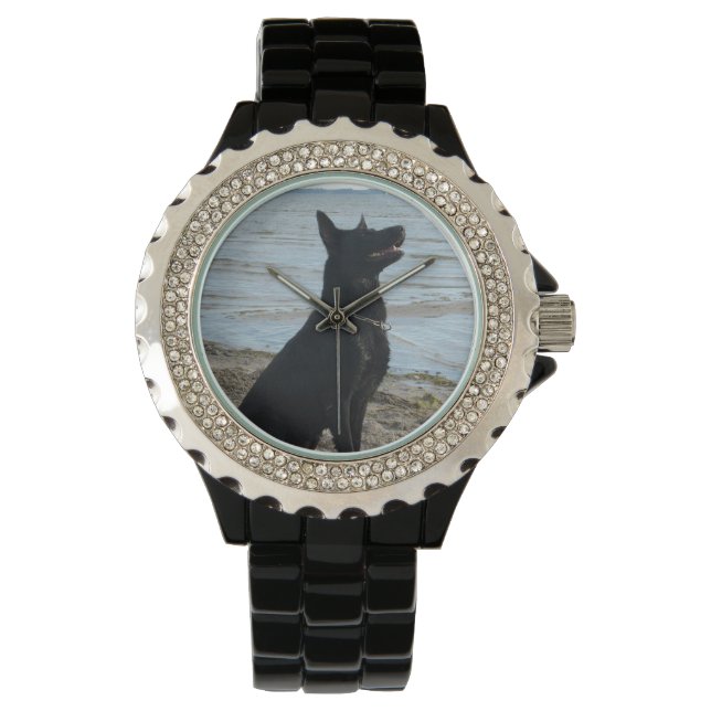 Lacquer Black German Shepherd am Strand Armbanduhr (Vorderseite)