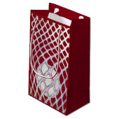 Lacrosse Player Maroon Kleine Geschenktasche Geschenktüte (Rückseite Schrägansicht)