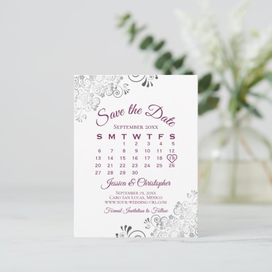 Lacy Cassis Lila Wedding Save the Date Calendar Ankündigungspostkarte (Stehend Vorderseite)