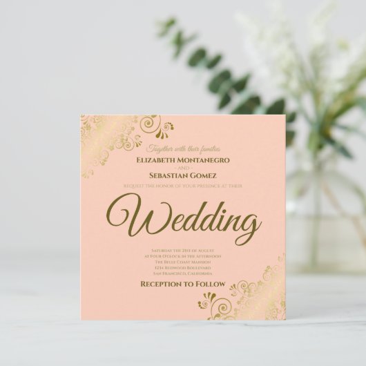 Lacy Gold auf Coral Peach Elegante Square Hochzeit Einladung (Stehend Vorderseite)