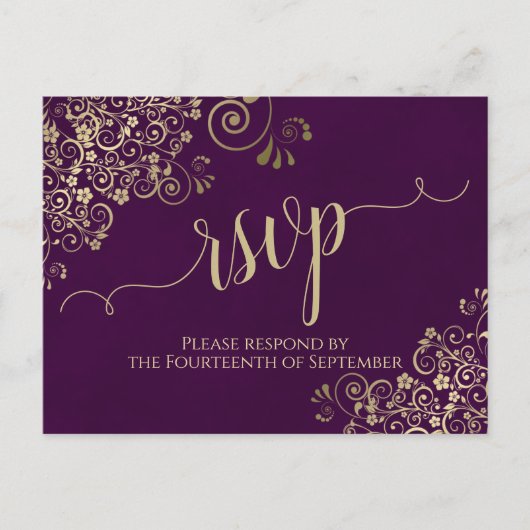 Lacy Gold Calligraphy Elegant Lila Wedding RSVP Postkarte (Vorderseite)