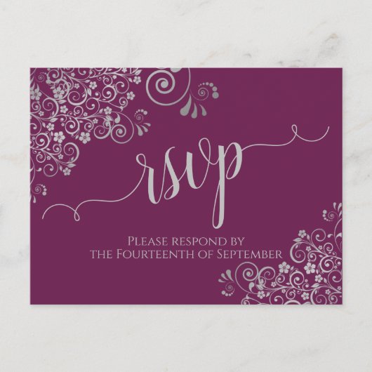 Lacy Silver Calligraphy Cassis Lila Wedding RSVP Postkarte (Vorderseite)
