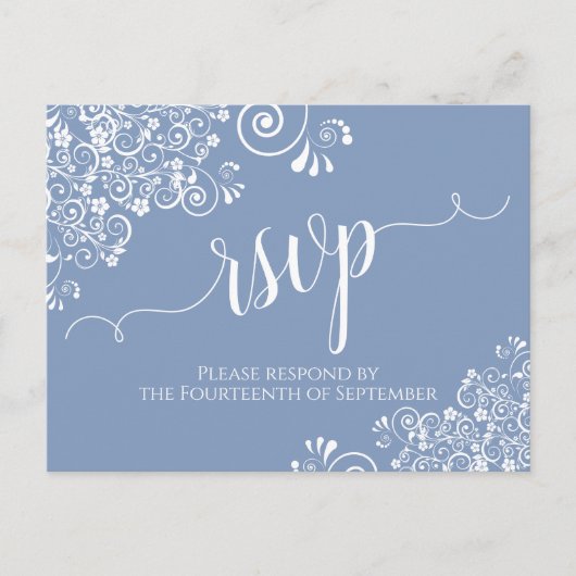 Lacy White Calligraphy on Dusty Blue Wedding RSVP Postkarte (Vorderseite)