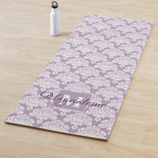 Lacy White Damask auf Lavender Mit Monogramm Yogamatte (Beispiel)