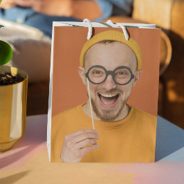 Laden Sie Ihr lustiges Foto Selfie Party hoch  Mittlere Geschenktüte