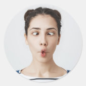 Laden Sie Ihr lustiges Gesichtsfoto Selfie hoch Runder Aufkleber (Vorderseite)