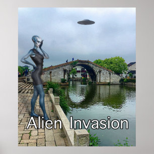 Lady Alien auf dem Handy während der Invasion der  Poster