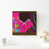Lady and Her Magical Rainbow Doll  Quadratische Wanduhr (Zuhause)