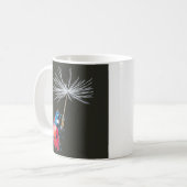 Lady Bug and Dandelion Seed Kaffeetasse (Vorderseite Links)