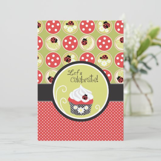 Lady Bug & Cupcake zum Geburtstag Einladung (Stehend Vorderseite)