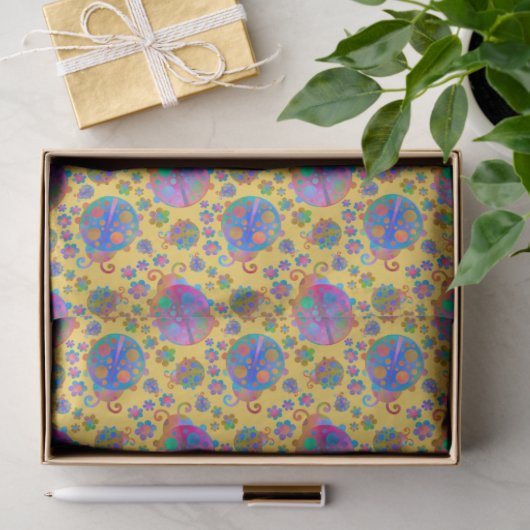 Lady Bugs Amongst the Flowers on a Midsummer Day Seidenpapier (Geschenk)