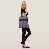 Lady Golfer benutzerdefiniertes Namensmuster Lila  Tasche (Am Model)