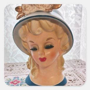 Lady Head Vase Blonde Teen Blue Hat Blume Quadratischer Aufkleber