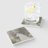 Lady in einem Garten Kümmerte für ihre Blume mit L Steinuntersetzer (Seitenansicht)