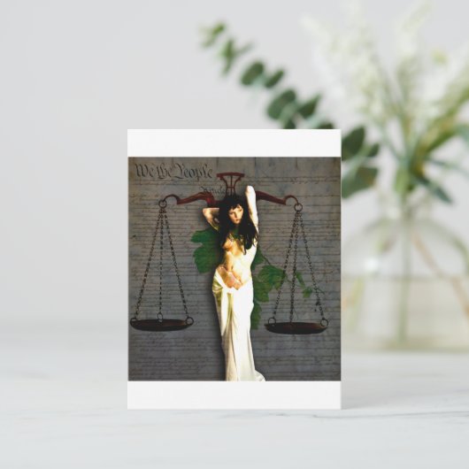 Lady Justice Postkarte (Stehend Vorderseite)