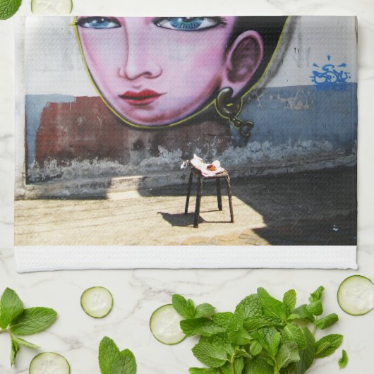 Lady Lao Graffiti Street Art Geschirrtuch (Gefaltet)