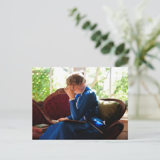 Lady Lese Postkarte (Stehend Vorderseite)